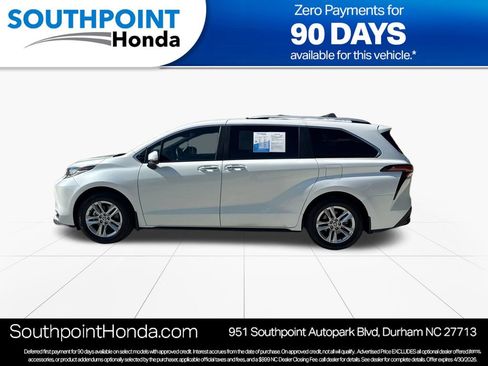 Used 2025 Toyota Sienna Limited FWD image 4