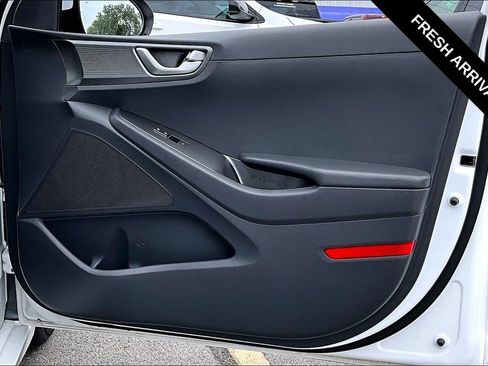 Used 2020 Hyundai Ioniq SE FWD image 26