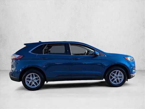 Used 2023 Ford Edge SEL image 4
