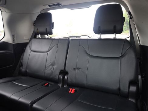 Used 2013 Lexus LX 570 4WD image 14
