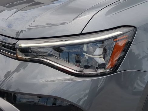 Certified 2025 Volkswagen Taos S FWD image 8