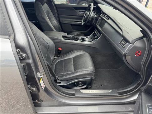 Used 2016 Jaguar XF R-Sport image 14