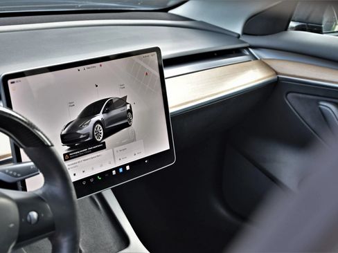 Used 2023 Tesla Model 3 Standard Range RWD image 13