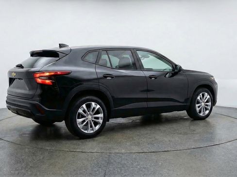 Used 2025 Chevrolet Equinox LT FWD image 9