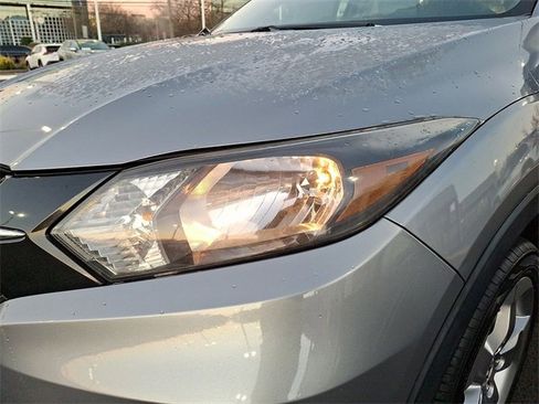 Used 2017 Honda HR-V EX image 14