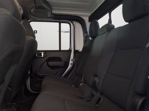 Certified 2022 Jeep Gladiator Sport image 11
