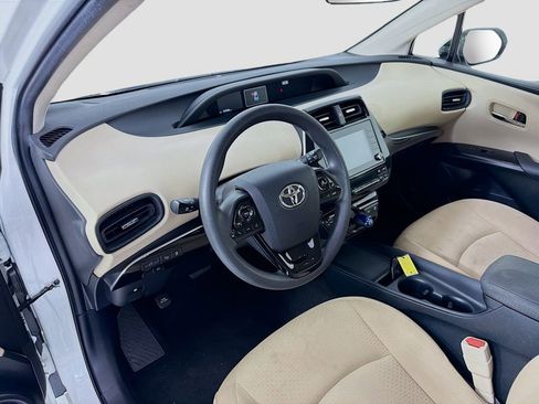 Used 2020 Toyota Prius LE FWD image 9