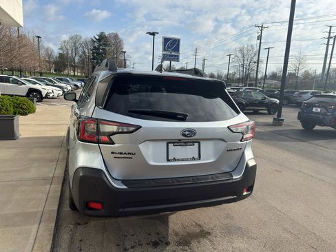Used 2025 Subaru Outback Onyx Edition image 4