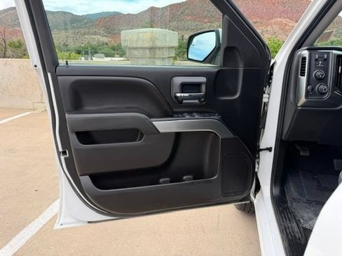 Used 2018 Chevrolet Silverado 1500 LT w/ All Star Edition AWD/4WD image 10