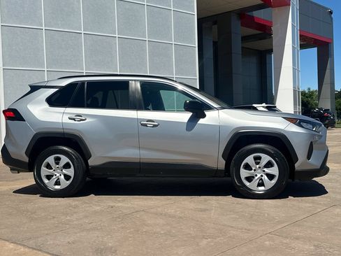 Certified 2019 Toyota RAV4 LE w/ Carpet Mat Package FWD image 3