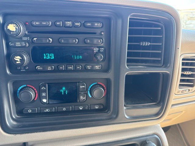 Used 2005 Chevrolet Silverado 2500 LT w/ Heavy-Duty Power Package AWD/4WD image 22