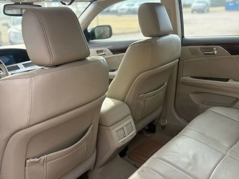 Used 2010 Toyota Avalon XLS image 11
