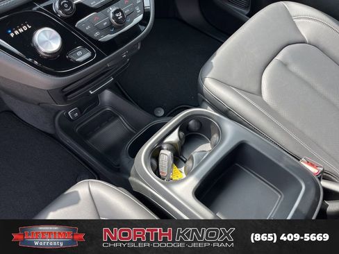 New 2026 Chrysler Pacifica Select image 10