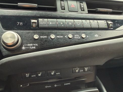 Used 2022 Lexus ES 350 w/ Premium Package image 18