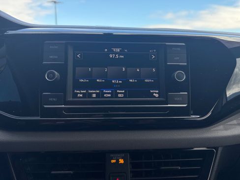 Used 2022 Volkswagen Taos S image 21