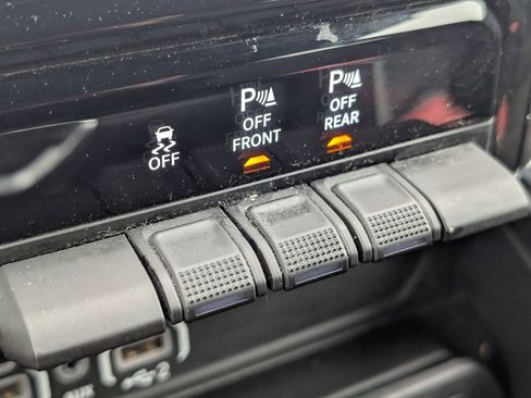 Used 2025 RAM 1500 Big Horn AWD/4WD image 25