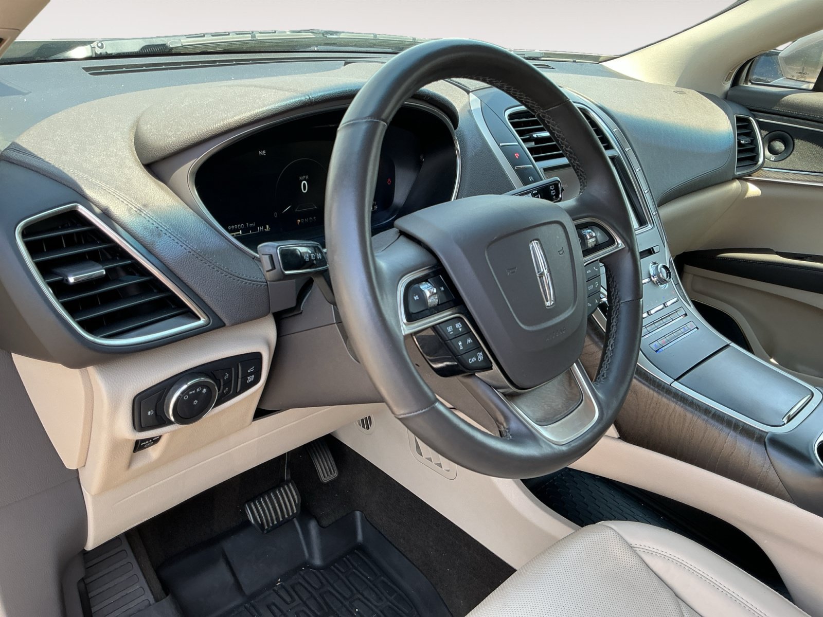 Used 2020 Lincoln Nautilus Reserve w/ Equipment Group 201A FWD image 10