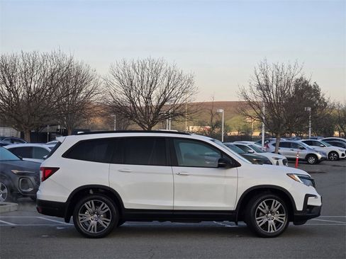 Used 2022 Honda Pilot Sport image 3