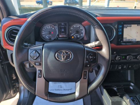 Certified 2019 Toyota Tacoma TRD Sport image 18