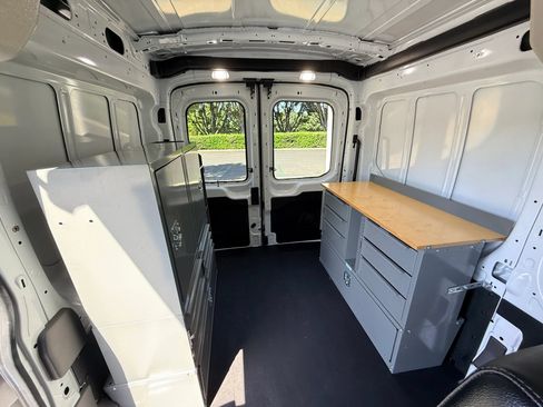 Used 2021 Ford Transit 250 AWD Medium Roof image 18