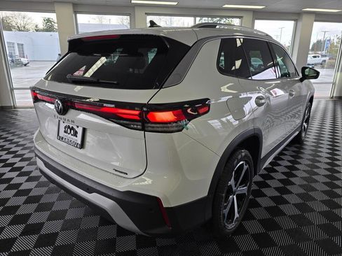 New 2025 Volkswagen Tiguan SE image 4