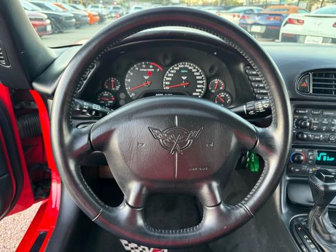 Used 2000 Chevrolet Corvette Coupe 2D w/ Roof Pkg image 34