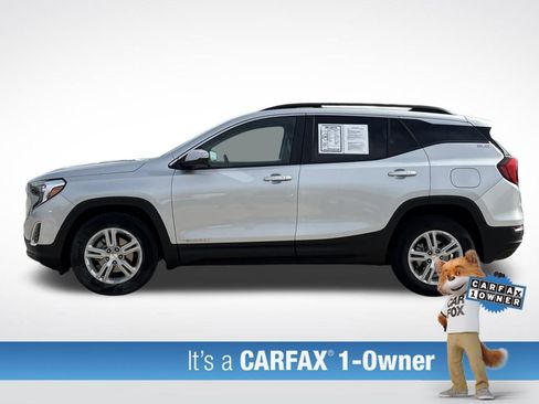 Used 2021 GMC Terrain SLE w/ Driver Convenience Package image 2