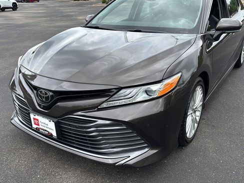 Used 2018 Toyota Camry XLE w/ Audio Package FWD image 6