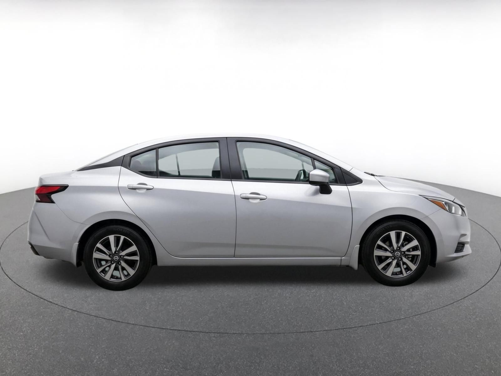 Used 2025 Nissan Versa SV FWD image 9