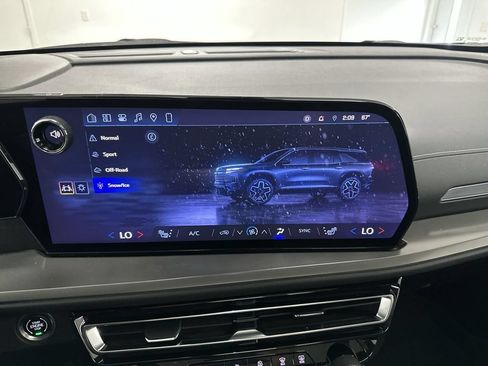 Used 2024 Chevrolet Traverse LT w/ LPO, Floor Liner Package AWD/4WD image 42