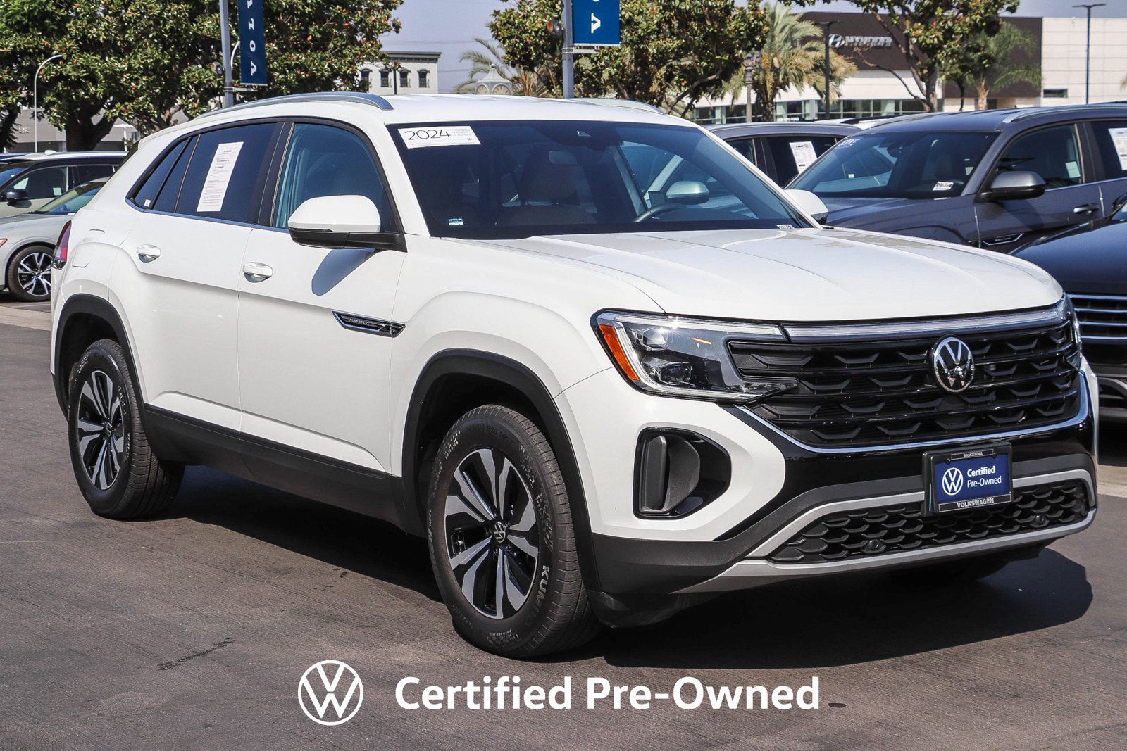 Used 2024 Volkswagen Atlas Cross Sport SE FWD image 4