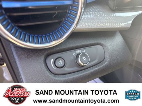 Used 2025 Chevrolet Trax LT image 16