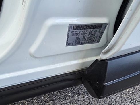 Used 2024 Nissan Rogue SL image 14