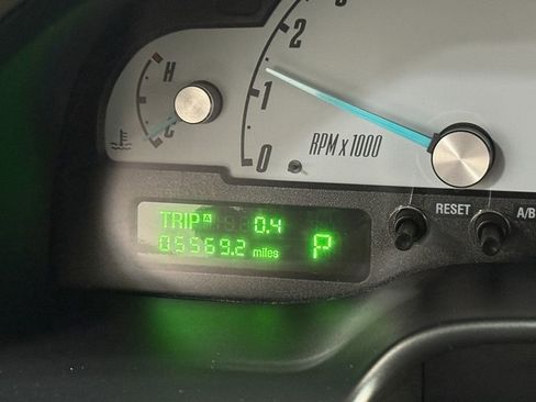 Used 2002 Ford Thunderbird image 75