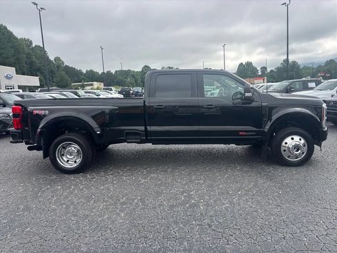 Used 2025 Ford F450 Platinum w/ FX4 Off-Road Package AWD/4WD image 9