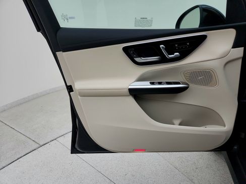 Certified 2025 Mercedes-Benz GLC 300 image 17