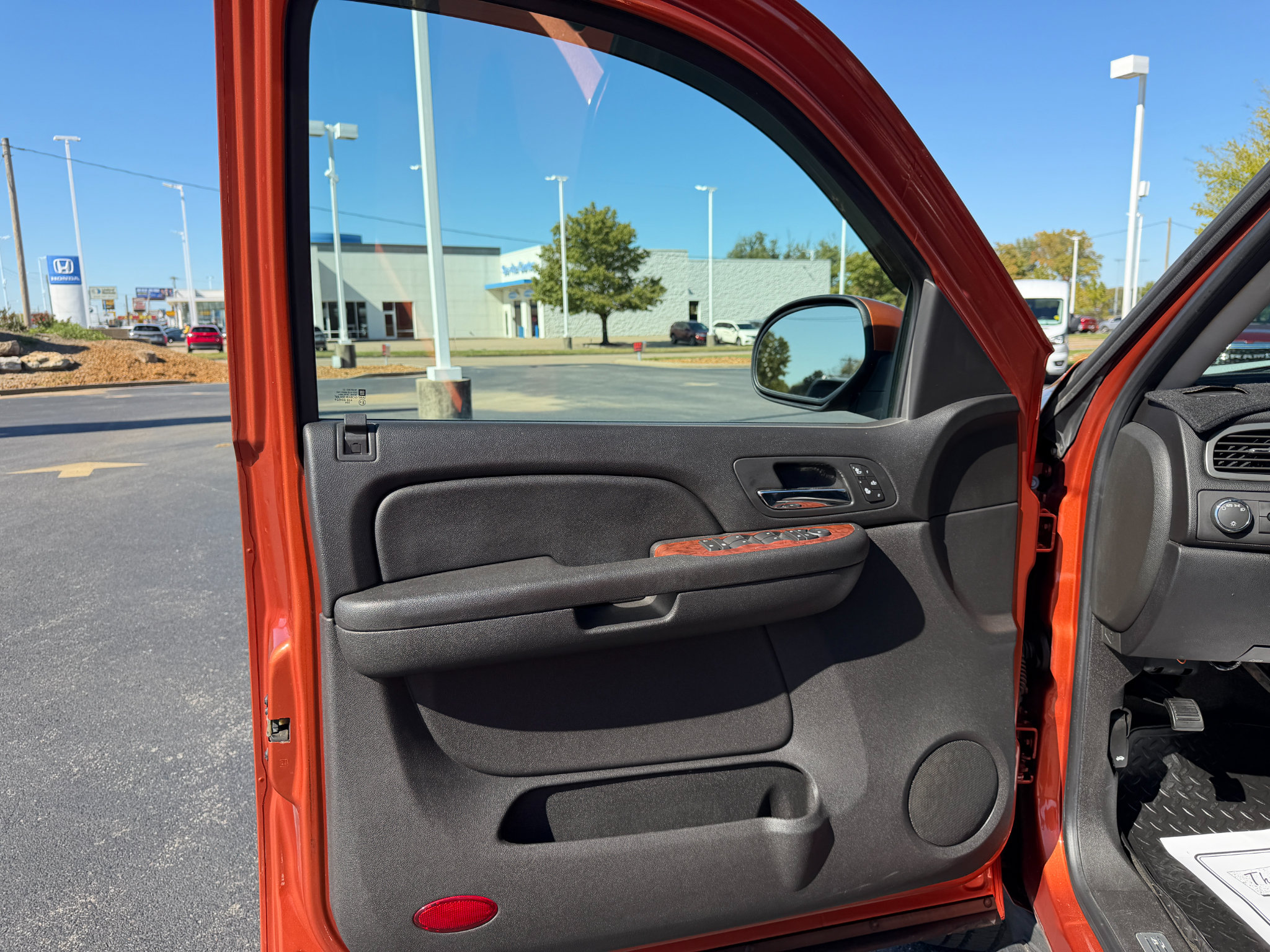 Used 2007 Chevrolet Avalanche LTZ w/ LTZ Preferred Equipment Group RWD image 28