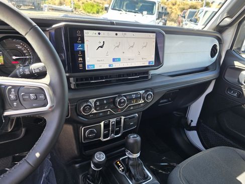 Certified 2025 Jeep Wrangler Backcountry image 13