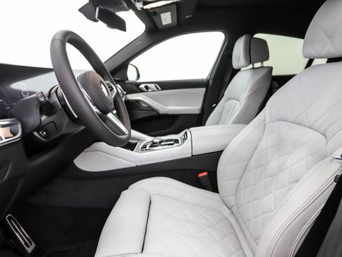 Used 2026 BMW X6 xDrive40i w/ Climate Comfort Package image 11