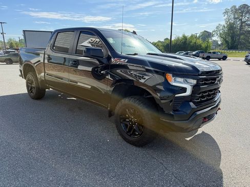 Used 2022 Chevrolet Silverado 1500 LT Trail Boss w/ LPO, Dark Essentials Package image 9