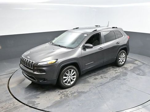 Used 2018 Jeep Cherokee Limited image 42