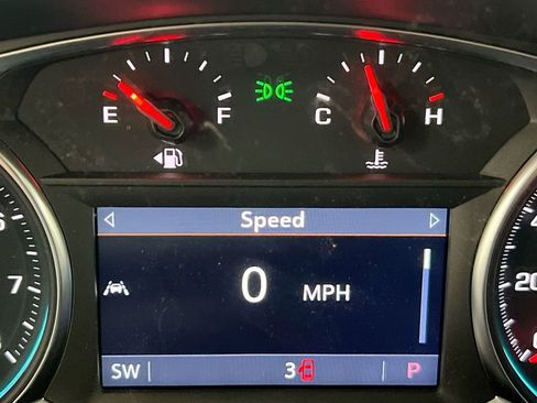 Used 2024 Chevrolet Equinox Premier image 12