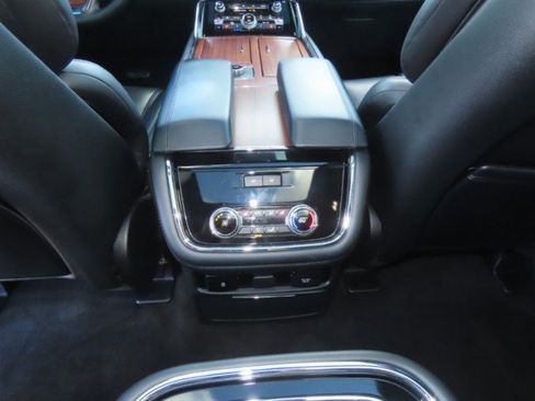 Used 2020 Lincoln Navigator Reserve w/ Equipment Group 208A Reserve AWD/4WD image 21