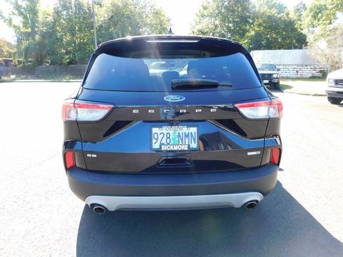 Used 2020 Ford Escape SE image 21