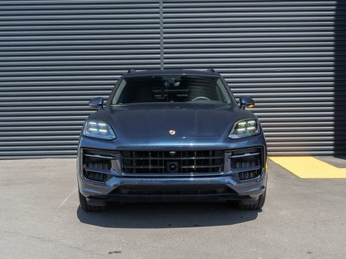Used 2025 Porsche Cayenne GTS image 6