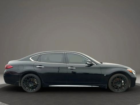 Used 2017 INFINITI Q70 L 3.7 image 4