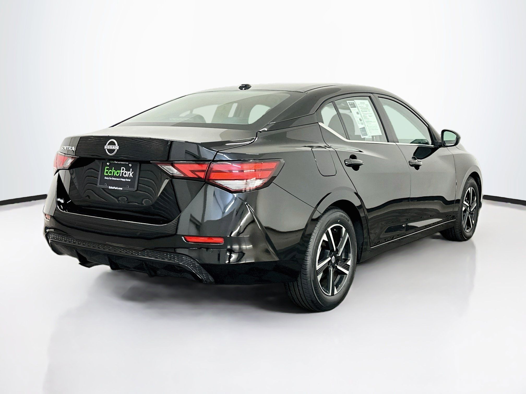Used 2025 Nissan Sentra SV FWD image 9