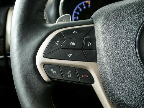 Used 2017 Jeep Grand Cherokee Limited AWD/4WD image 10