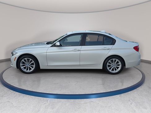 Used 2017 BMW 320i xDrive Sedan AWD/4WD image 8