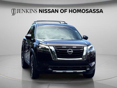 Certified 2022 Nissan Pathfinder SL w/ SL Premium Package FWD image 13